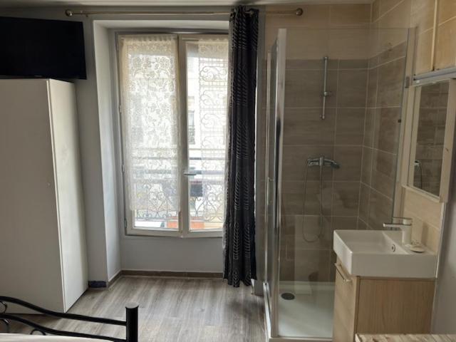 פריז Hotel Du Chateau מראה חיצוני תמונה